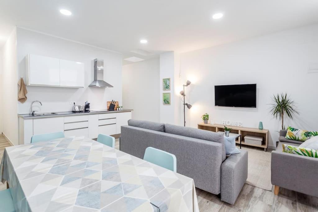 Apartamento Nuevo Cerca De La Playa Y Del Centro Valensiya Dış mekan fotoğraf