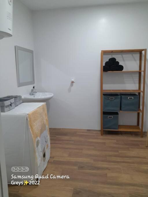 Apartamento Nuevo Cerca De La Playa Y Del Centro Valensiya Dış mekan fotoğraf